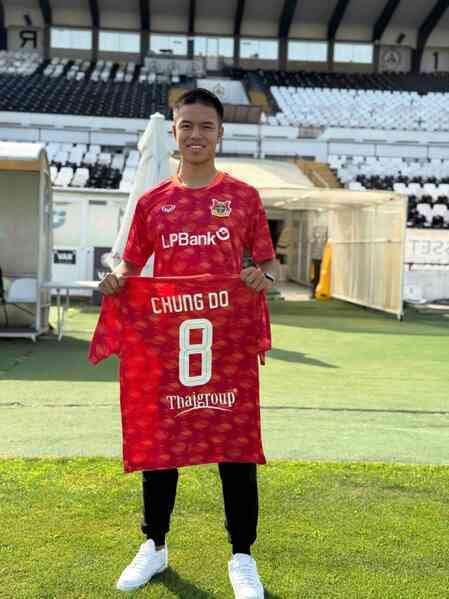 Ninh Bình FC chi 10 tỷ đồng mua Việt kiều 20 tuổi