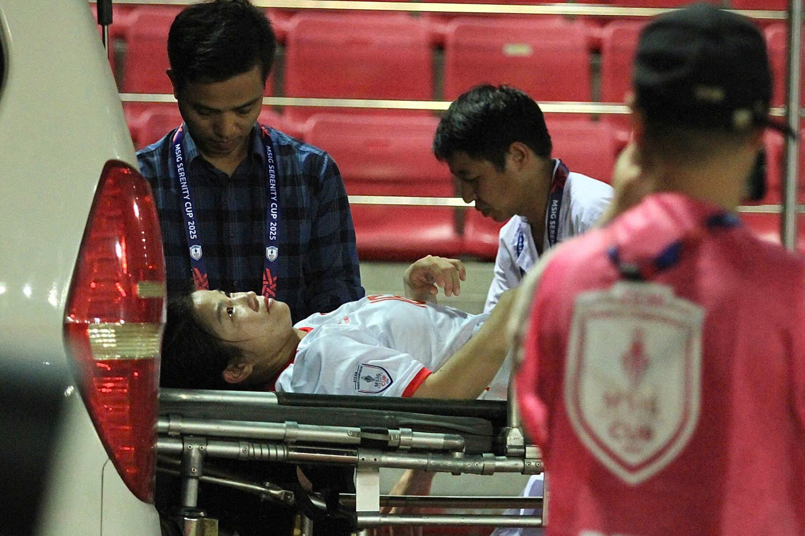 Tuyển thủ nữ Việt Nam nhập viện cấp cứu sau trận thắng Indonesia