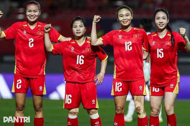 Báo Malaysia nhắc tới bóng đá Việt Nam, cảnh báo về thực tế tàn khốc - 2