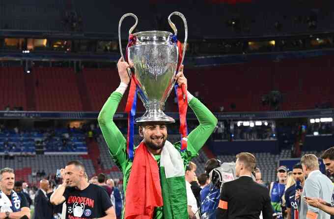 Vì sao PSG quyết gạt bỏ Donnarumma?