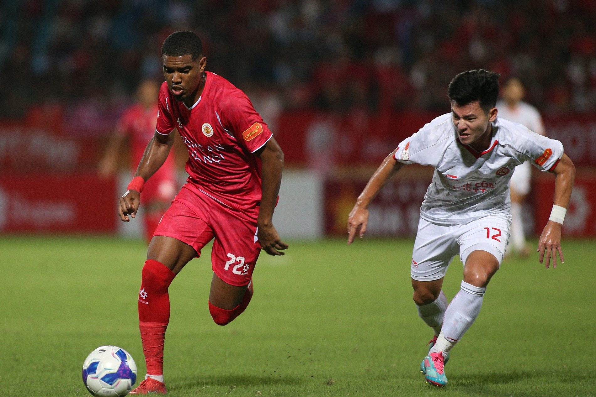 Giá trị V-League tăng vọt: Thịnh vượng thật hay chỉ là 'bong bóng'?