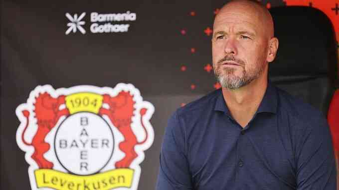 Ten Hag thua trận đầu ở Bundesliga