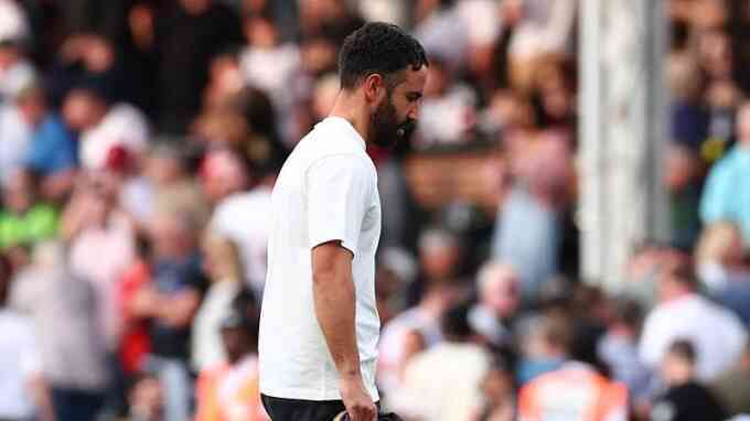 CĐV Man Utd đòi sa thải Amorim