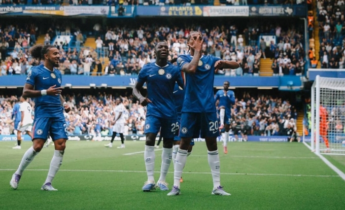 VAR gây tranh cãi trong chiến thắng của Chelsea