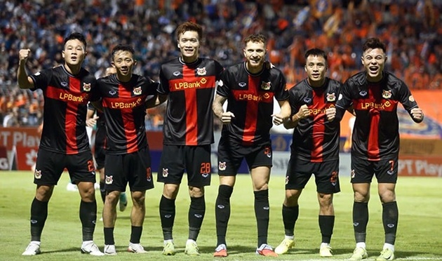 Ninh Bình toàn thắng, chiếm ngôi đầu V-League 2025/26