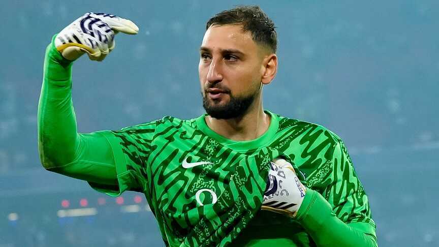 Donnarumma sẽ cần thay đổi khi đến Ngoại hạng Anh.