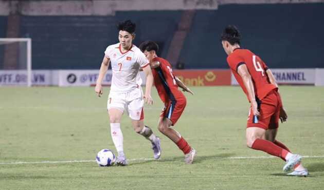 Đình Bắc vừa cày ải tại vòng loại U23 châu Á