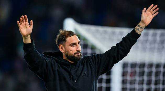 Guardiola: Donnarumma không cần phân phối bóng như Ederson