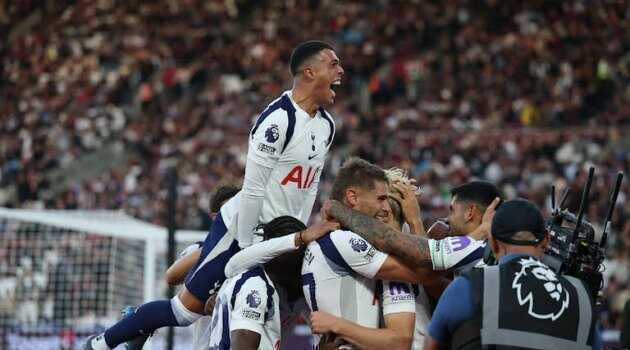 Tottenham thăng hoa trong hiệp 2 nhờ lợi thế hơn người.