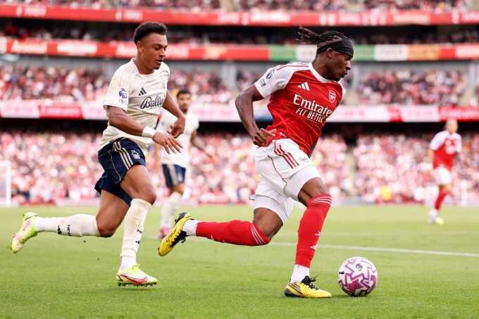 CĐV Arsenal đồng loạt xin lỗi Madueke