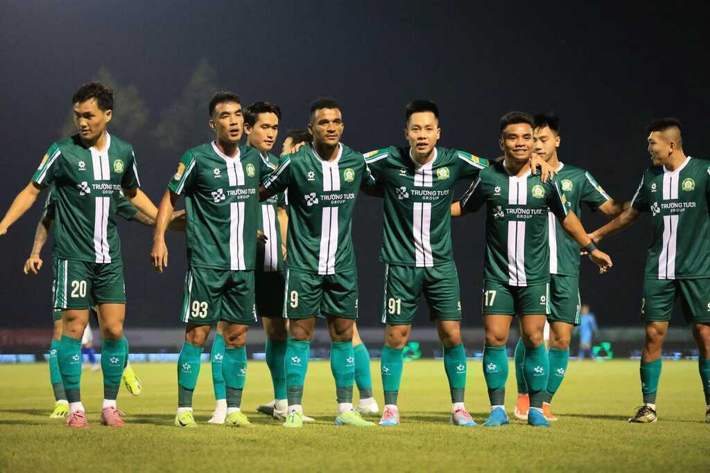 Minh Vương lập công, Đồng Nai loại Becamex TPHCM khỏi Cúp Quốc gia