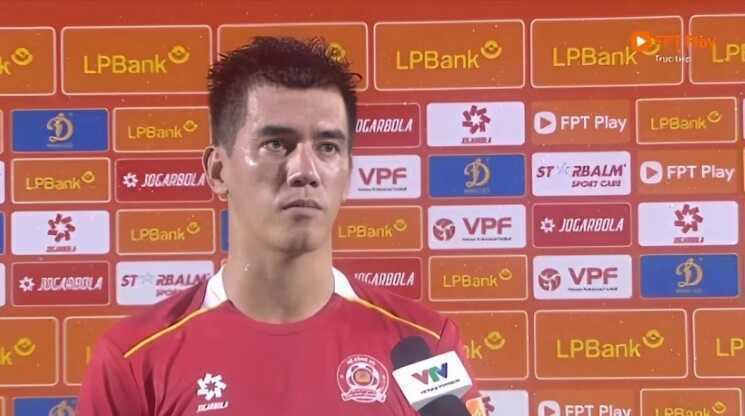 Tiến Linh nói gì sau trận hòa kịch tính với Nam Định?