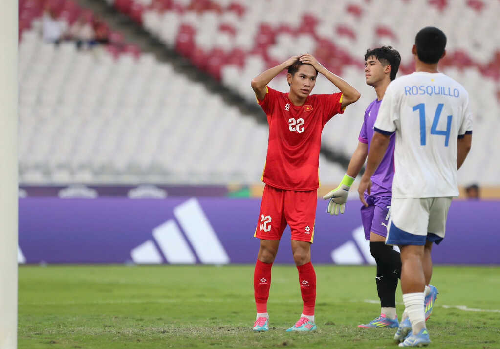U23 Việt Nam: Ai sẽ giúp HLV Kim Sang Sik giải bài toán khó?
