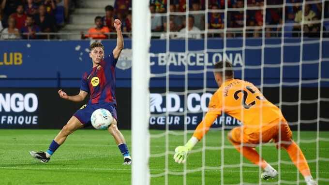 Barca thắng như `set trắng tennis` trước Valencia