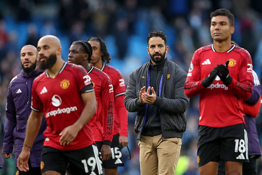 Báo Anh tiết lộ thời điểm Man Utd sa thải HLV Amorim
