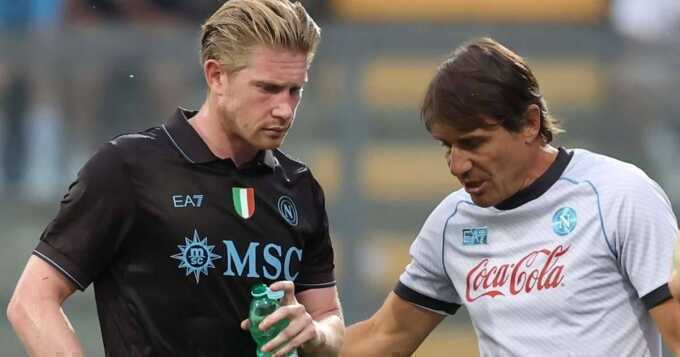 Conte xin ý kiến De Bruyne trước trận gặp Man City
