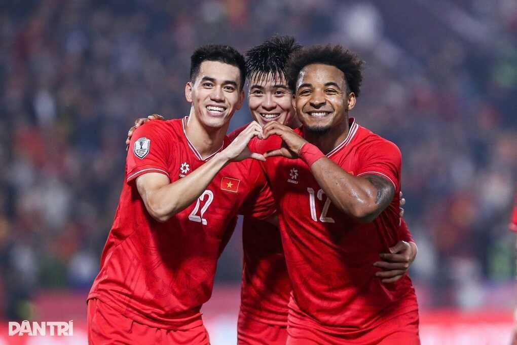 Tuyển Việt Nam nhận tin buồn từ FIFA, Argentina mất vị trí số 1