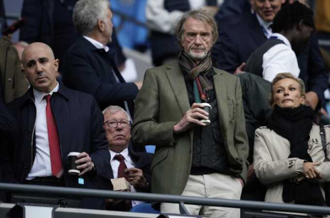 Man Utd họp khẩn trước trận gặp Chelsea