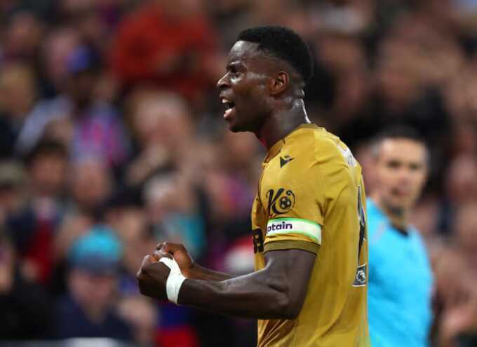 Liverpool công bố Isak