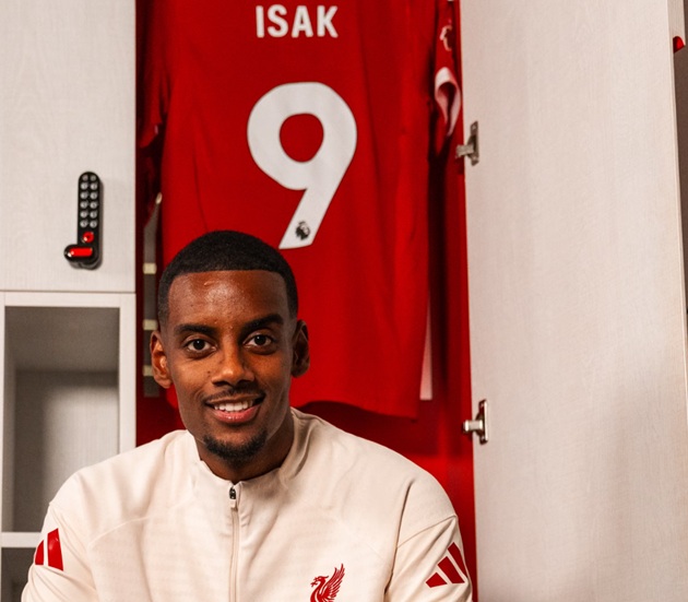 Liverpool sẽ xếp đội hình ra sao để khai thác tối đa Isak?