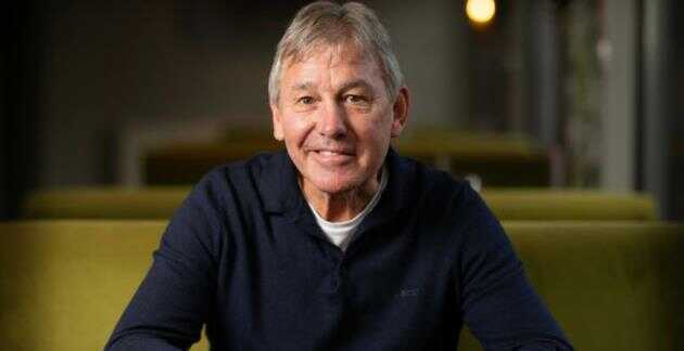 Bryan Robson: `Tôi sẽ kiếm được 500.000 bảng mỗi tuần nếu thi đấu bây giờ`