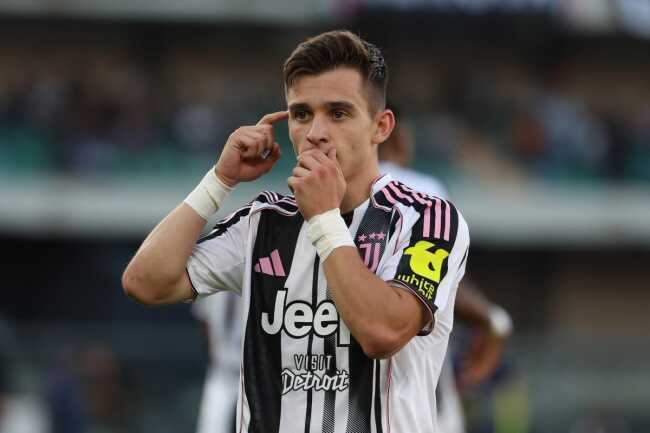 Conceicao tỏa sáng cho Juventus.