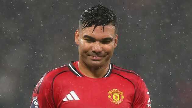 Ruben Amorim nhiệt tình bảo vệ Casemiro sau tấm thẻ đỏ