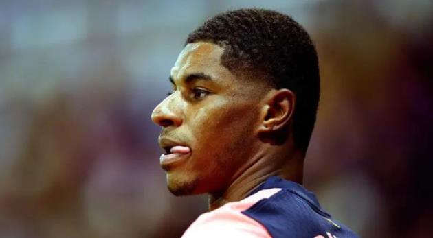 Bị phạt vì đến trễ buổi tập, Rashford kịp chuộc lỗi với đường kiến tạo cho Barcelona