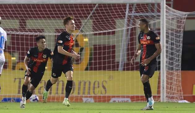 Hoàng Đức dẫn dắt Ninh Bình thắng trận thứ 4 liên tiếp ở V.League