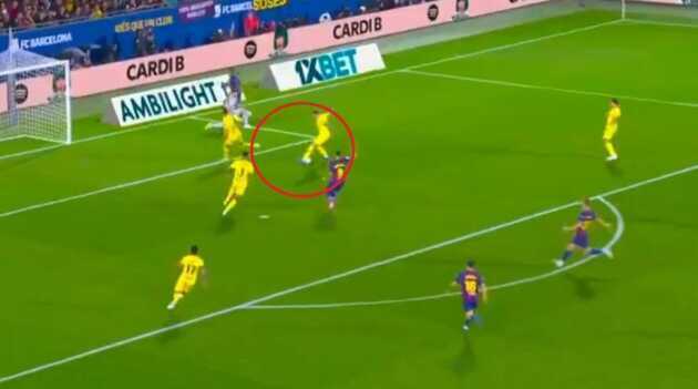 Bóng khẽ chạm chân cầu thủ Getafe nên Rashford mất kiến tạo.