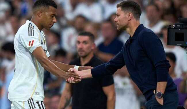 Real Madrid trước trận Levante: Mbappe cần người chia lửa; Lời cảnh báo đến Dean Huijsen
