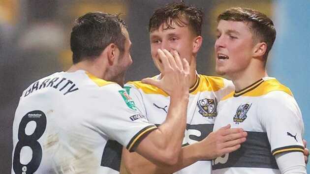 Port Vale là đối thủ nhẹ ký cho Arsenal