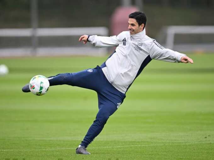 Arteta bất bình khi bị chê sợ thua Man City