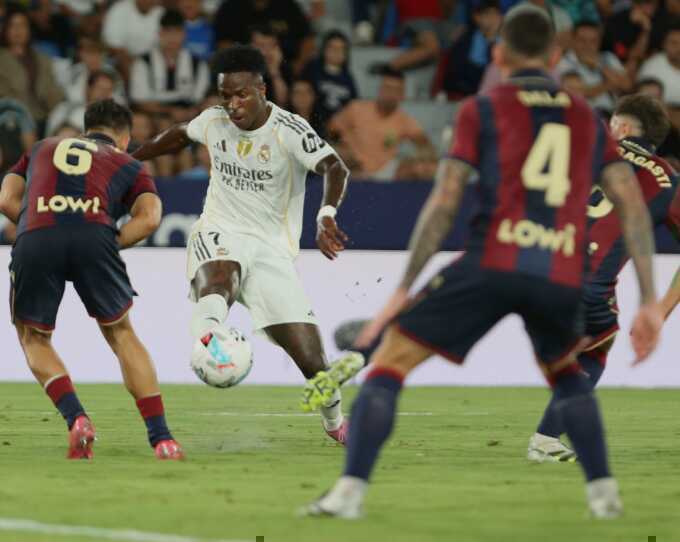 Vinicius, Mbappe giúp Real giữ mạch toàn thắng ở La Liga