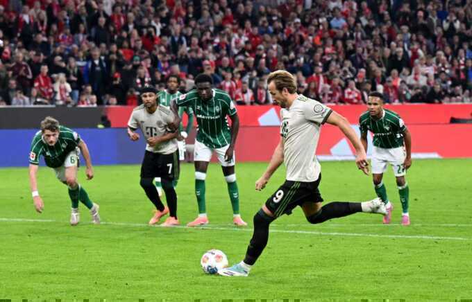 Kane phá kỷ lục ghi bàn của Ronaldo, Haaland