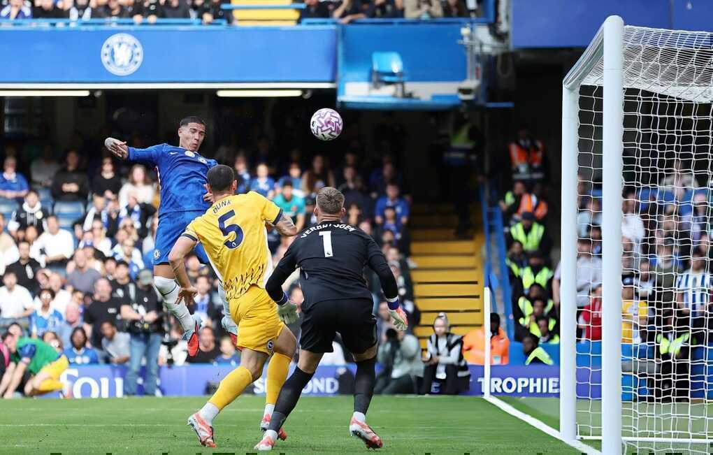 Chelsea thua cay đắng trên sân nhà trước Brighton