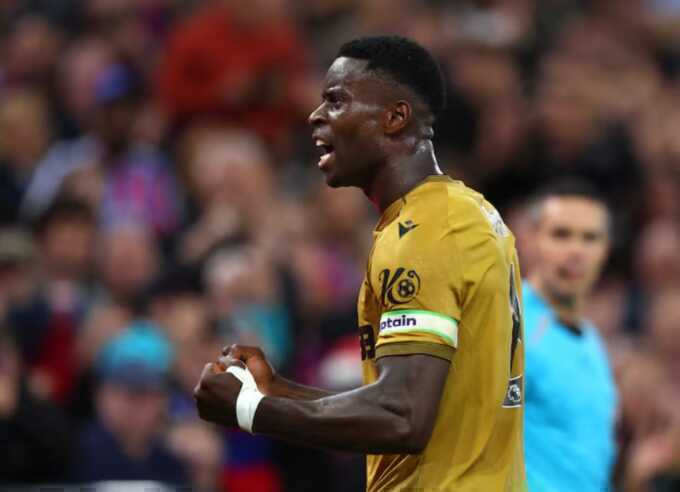 `Cách Isak đến Liverpool là ngày buồn của bóng đá`
