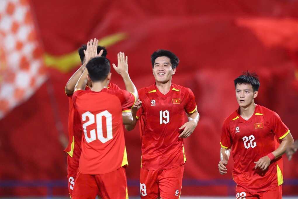 Ngọc Mỹ, Lê Victor giúp U23 Việt Nam hạ gục U23 Bangladesh