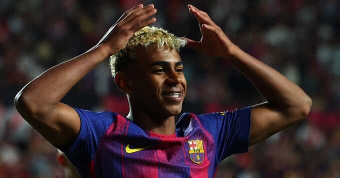 Yamal muốn trao Quả Bóng Vàng cho Neymar hoặc Messi