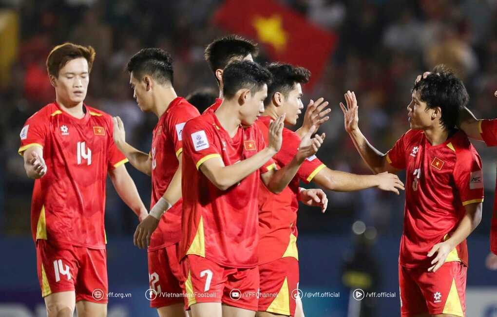 Danh sách tuyển Việt Nam: Đặng Văn Lâm trở lại, 8 cầu thủ U23 được bổ sung