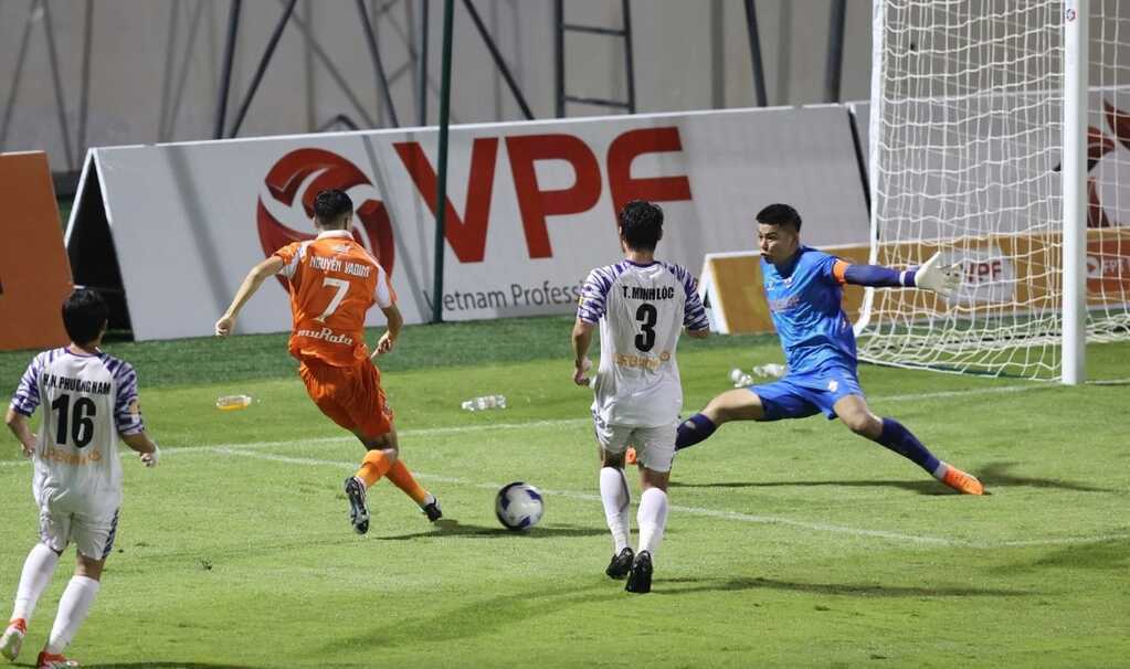 HLV Kim gọi Thành Trung và Nguyễn Vadim lên U23 Việt Nam