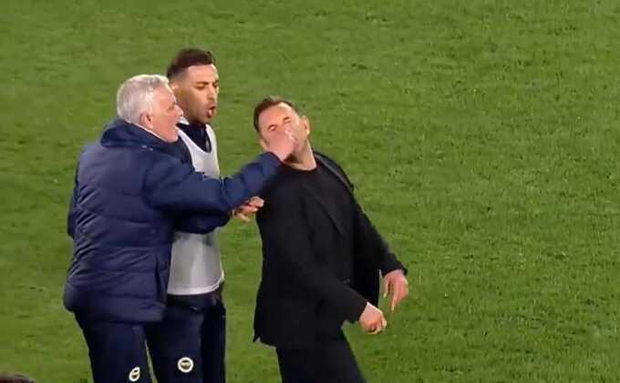 Mourinho bị chê lạc hậu về chiến thuật