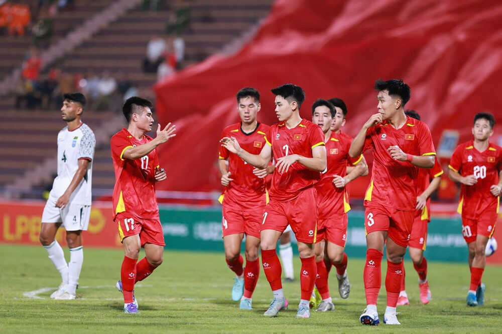 U23 Việt Nam 2-0 U23 Bangladesh: `Hạt sạn` trong chiến thắng