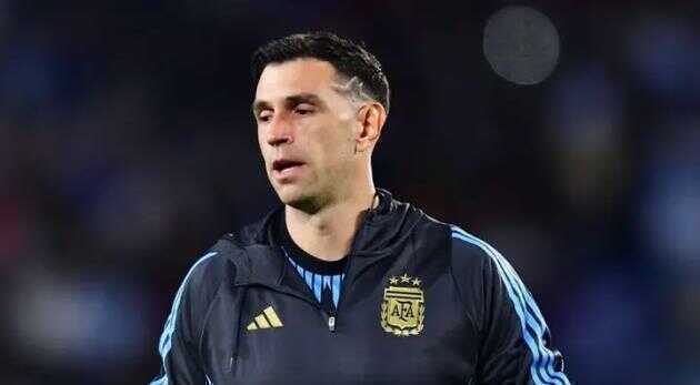 Martinez sẽ trở lại Aston Villa sau khi không thể chuyển đến Man Utd