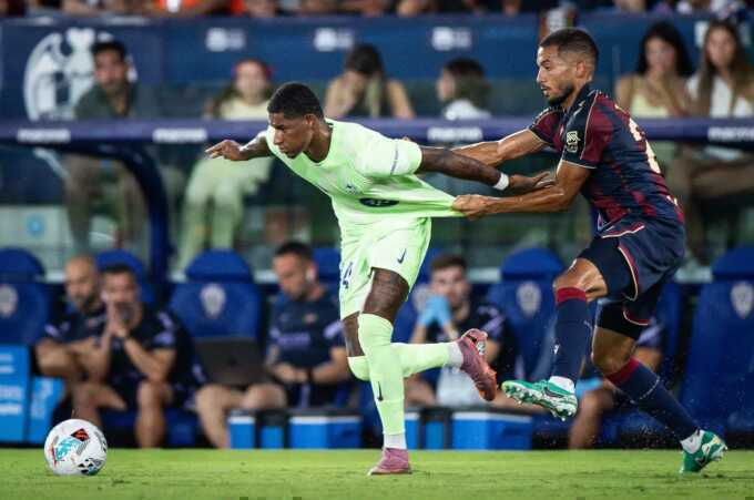 Barca cân nhắc sớm trả Rashford về Man Utd