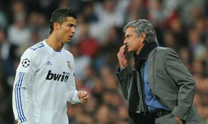 Modric: `Mourinho từng khiến Ronaldo bật khóc trong phòng thay đồ`