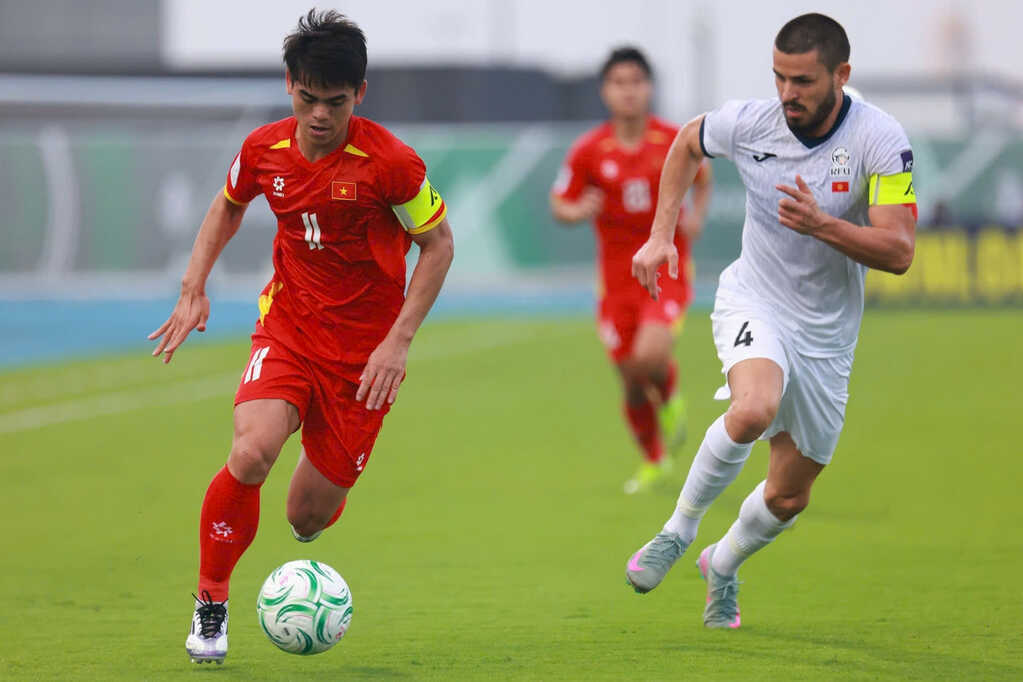 Thua U23 Việt Nam và bị loại khỏi giải, HLV Kyrgyzstan nói gì?