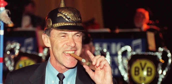 Ottmar Hitzfeld mang về chức v&ocirc; địch Champions League đầu ti&ecirc;n v&agrave; duy nhất t&iacute;nh đến thời điểm hiện tại cho Dortmund.