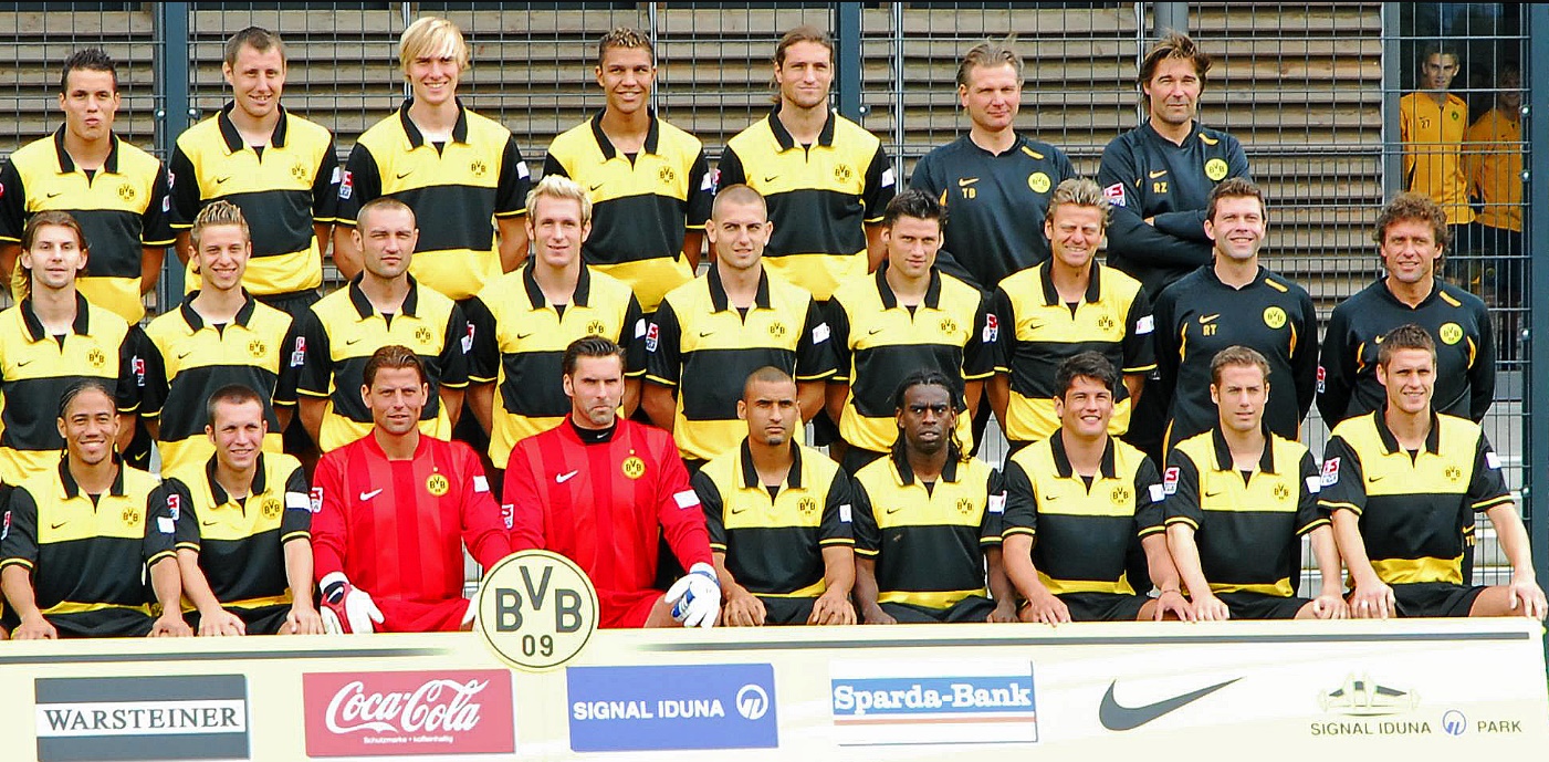 Đội h&igrave;nh Dortmund năm 2007.
