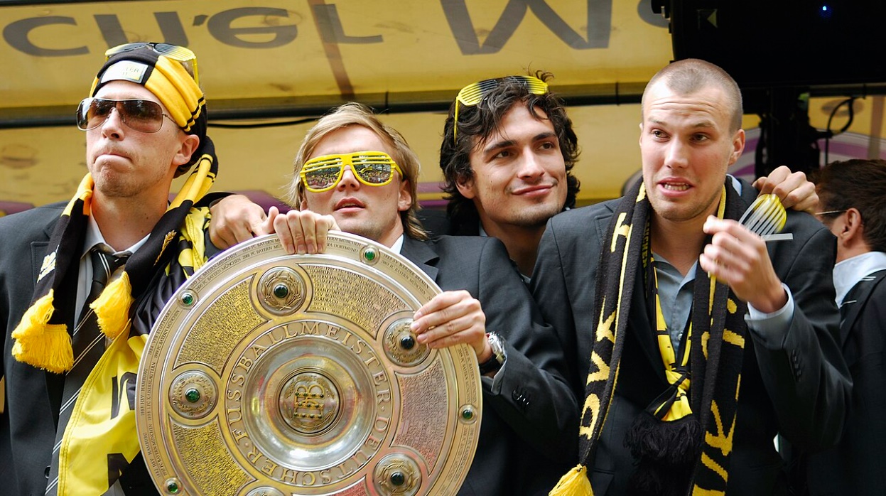 Dortmund gặt h&aacute;i th&agrave;nh c&ocirc;ng dưới kỷ nguy&ecirc;n Klopp.